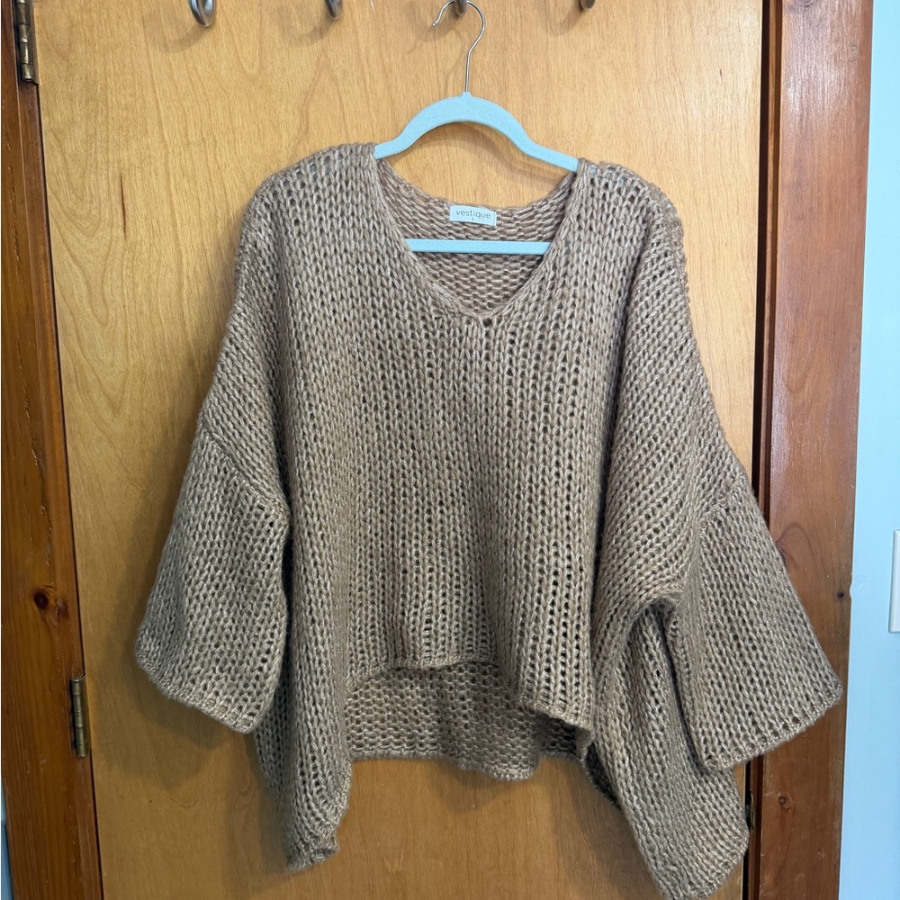 Vestique Tan V-Neck Sweater
